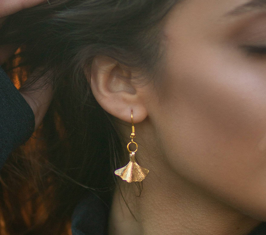 Jewelry set with golden ginkgo leaf, gold-plated hanging earrings and necklace with filigree gingko leaf, yellow gold gold plated, Germany