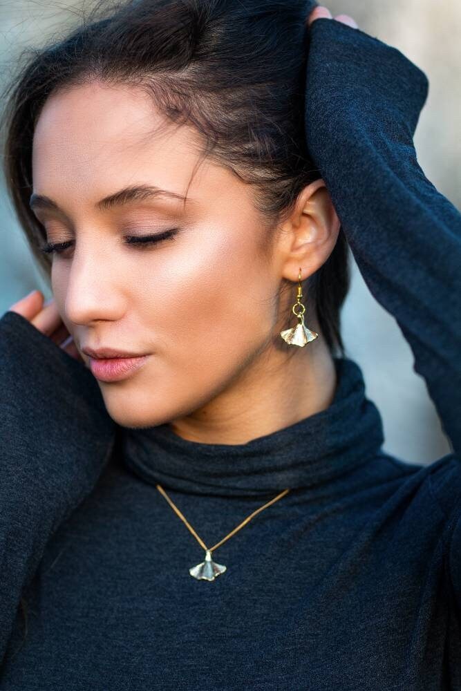 Jewelry set with golden ginkgo leaf, gold-plated hanging earrings and necklace with filigree gingko leaf, yellow gold gold plated, Germany