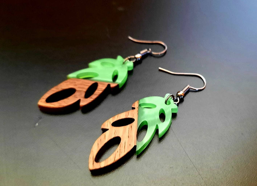 Light green wooden earrings in the form of walnut leaves, green synthetic resin and wood, handmade earrings from Germany, 3 cm, new