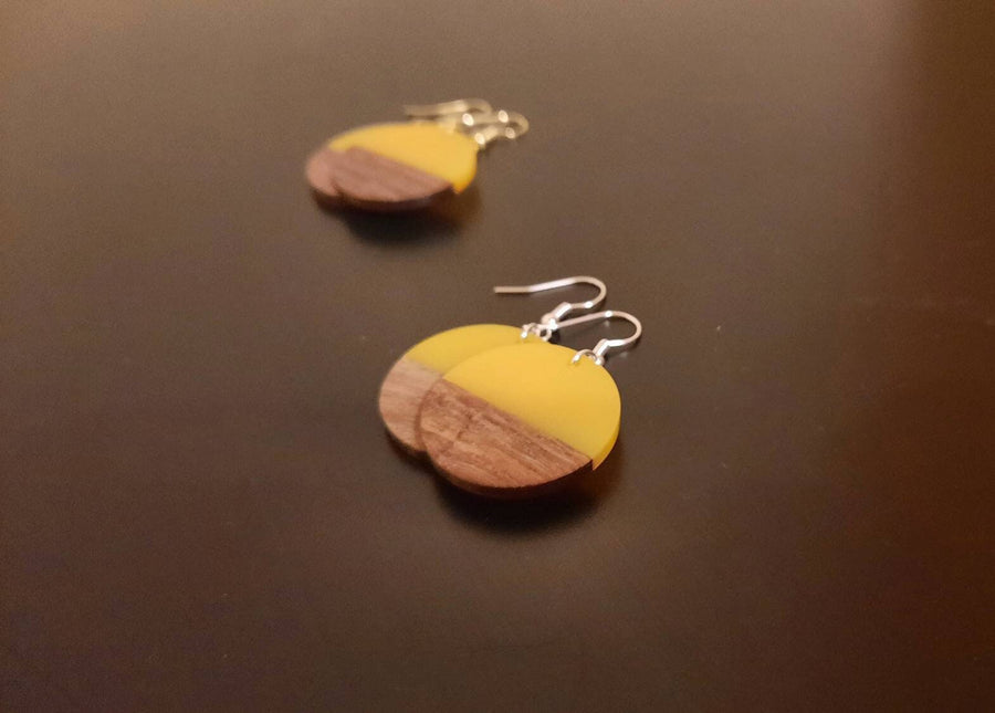 Yellow wooden earrings, circular, walnut wood, yellow synthetic resin, handmade, hanging earrings, handmade earrings from Germany, bright yellow