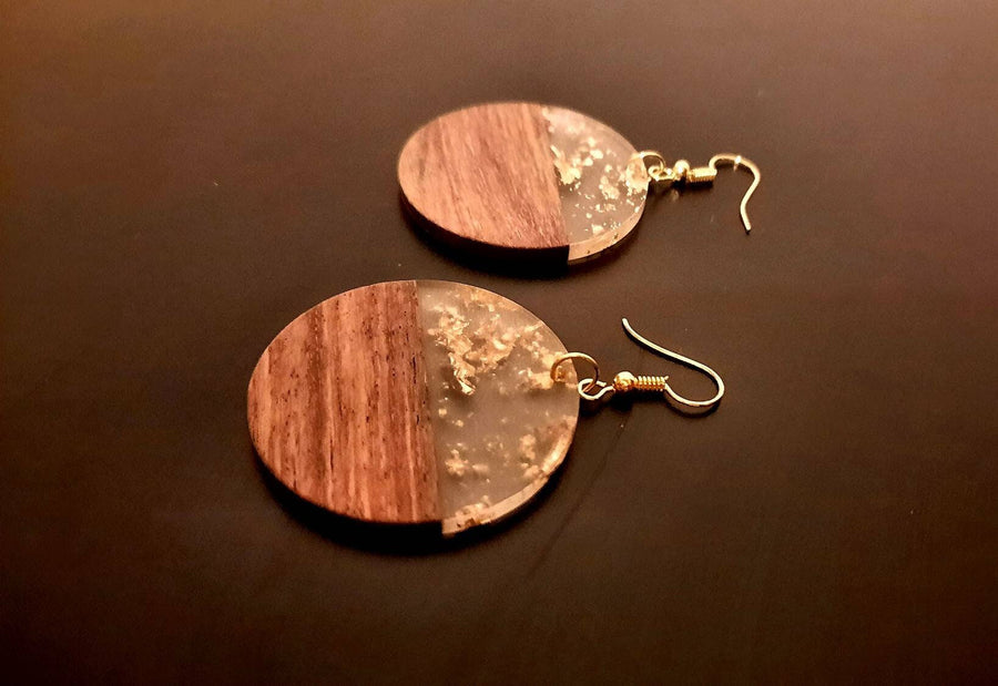 Gold-transparent wooden earrings in the form of long rods, walnut wood, resin and gold foil, handmade earrings, Germany, 7 cm, new