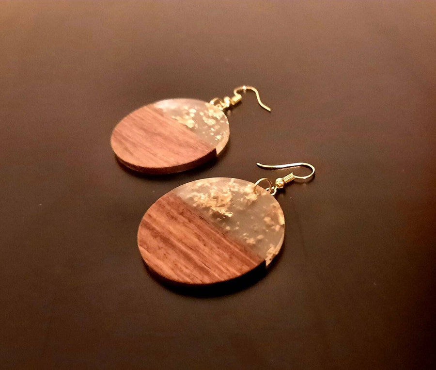 Gold-transparent wooden earrings in the form of long rods, walnut wood, resin and gold foil, handmade earrings, Germany, 7 cm, new