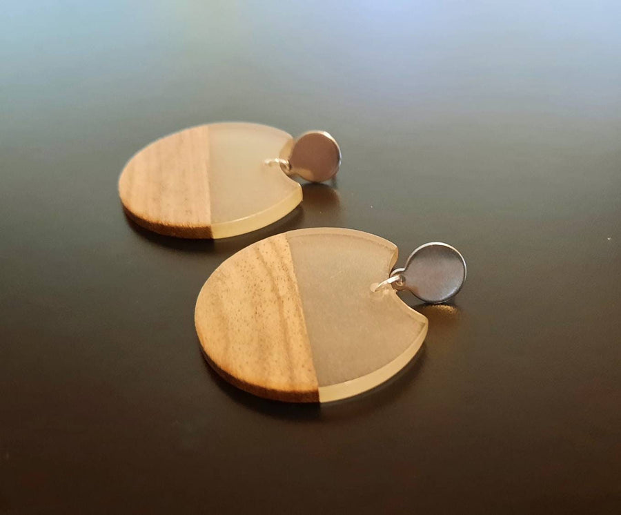 Transparent wooden earrings/ studs, walnut wood circles and transparent synthetic resin, handmade hanging earrings, Germany, 6 cm