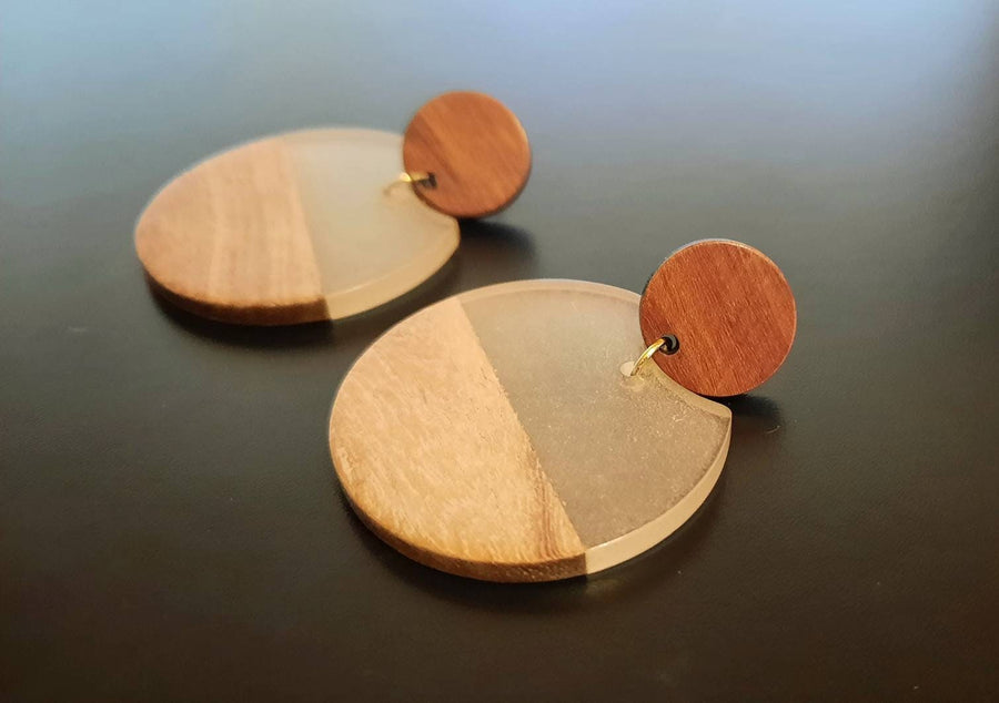 Transparent wooden earrings/ studs, walnut wood circles and transparent synthetic resin, handmade hanging earrings, Germany, 6 cm