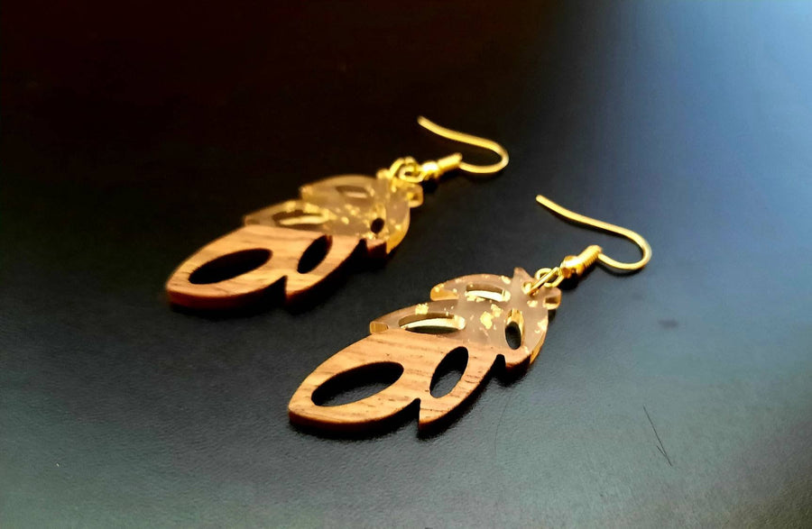 Orange-marbled wooden earrings in the form of leaves made of walnut wood, synthetic resin and wood, handmade earrings from Germany, 3 cm, new