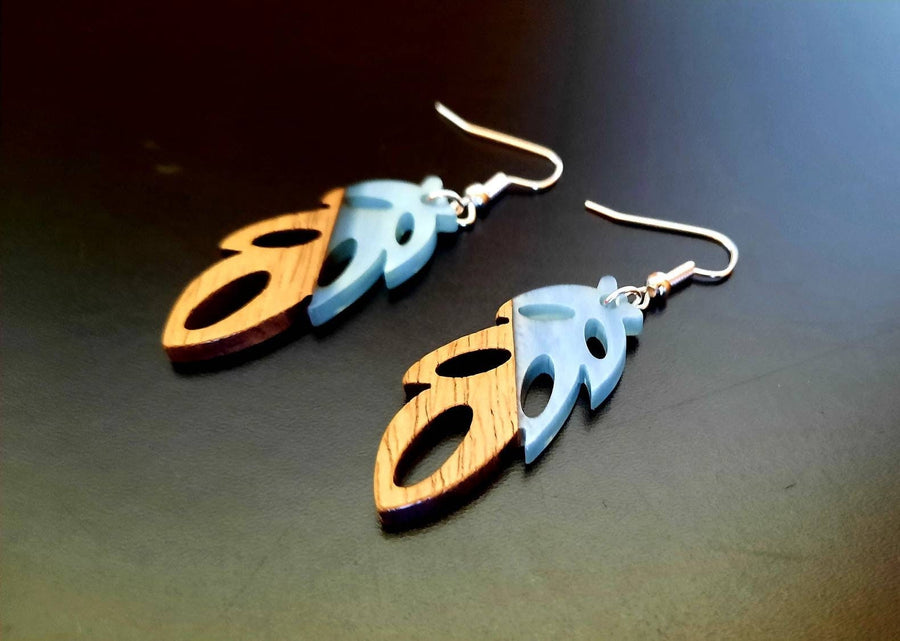 Light blue wooden earrings in the form of leaves made of walnut wood, resin and gold foil, new, handmade earrings from Germany, 3 cm, new