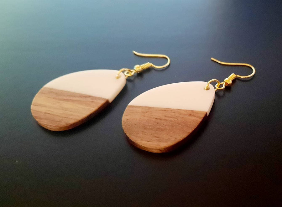 Orange-brown wooden earrings, teardrop-shaped made of real walnut wood, synthetic resin and wood, handmade earrings in orange, Germany, 6 cm