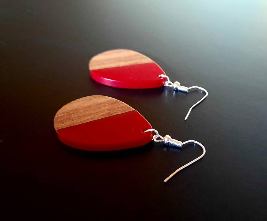 Orange-brown wooden earrings, teardrop-shaped made of real walnut wood, synthetic resin and wood, handmade earrings in orange, Germany, 6 cm