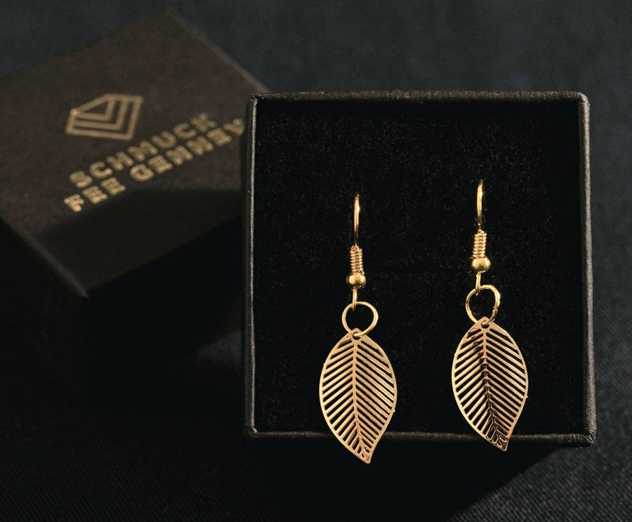 Golden hanging earrings with gilded leaves, earrings with delicate leaves in yellow gold gold (14k yellow gold), pure handmade