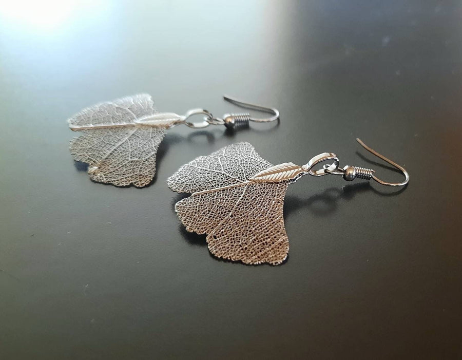 Ginkgo earrings in black, real gingko leaves on hanging earrings, filigree, genuine, black leaf flatinated, handmade, Germany