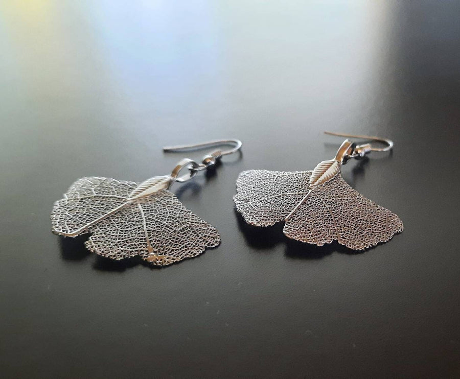 Ginkgo earrings in black, real gingko leaves on hanging earrings, filigree, genuine, black leaf flatinated, handmade, Germany