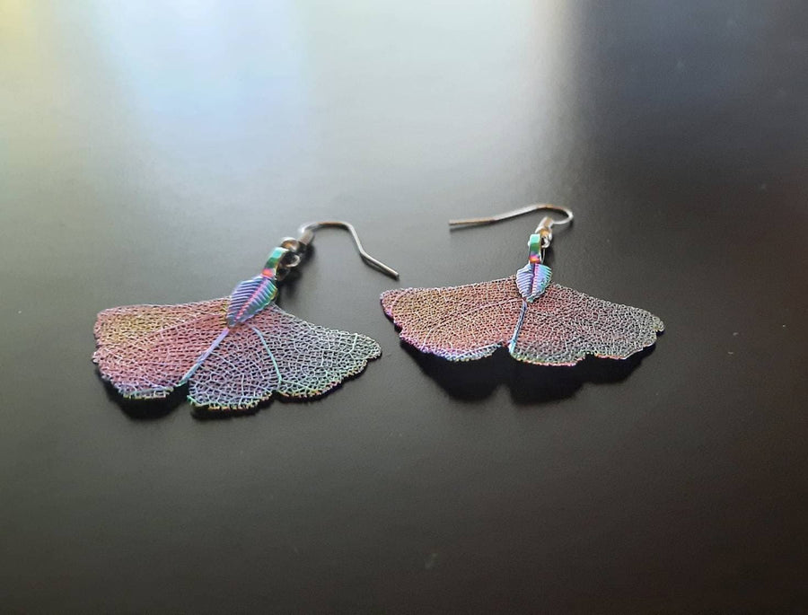 Ginkgo earrings in purple metallic, real gingko leaves on hanging earrings, filigree, real leaf flatinated, handmade from Germany