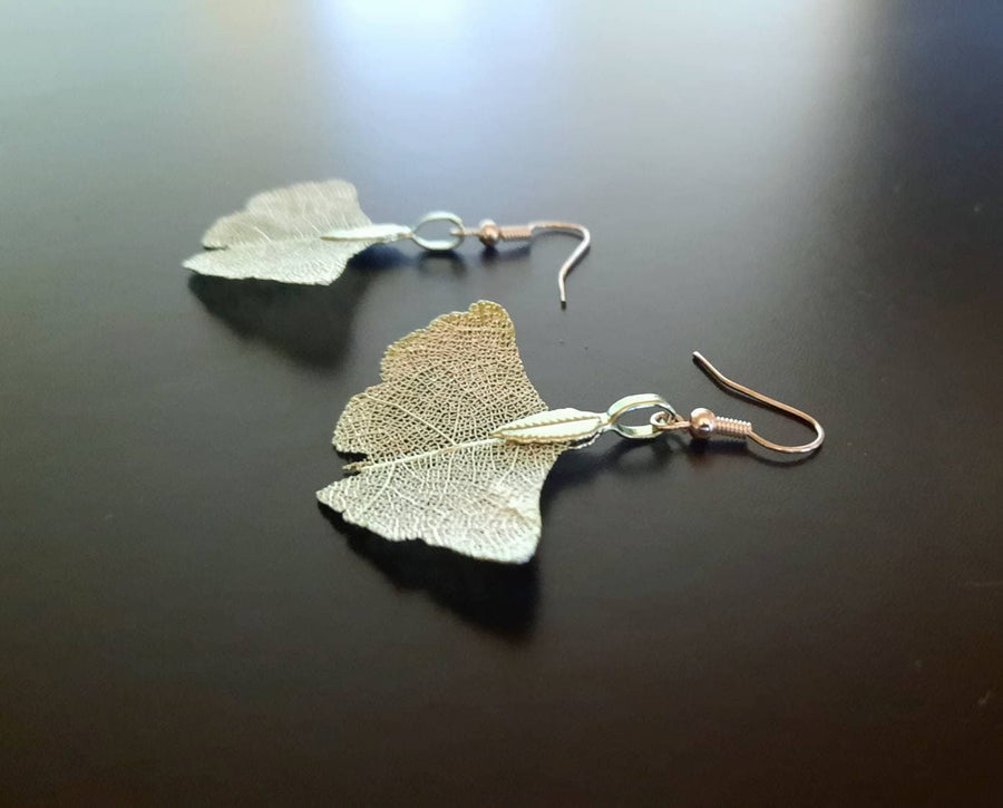 Ginkgo earrings in light green, real gingko leaves on hanging earrings, filigree, real leaf flatinated, handmade from Germany, green