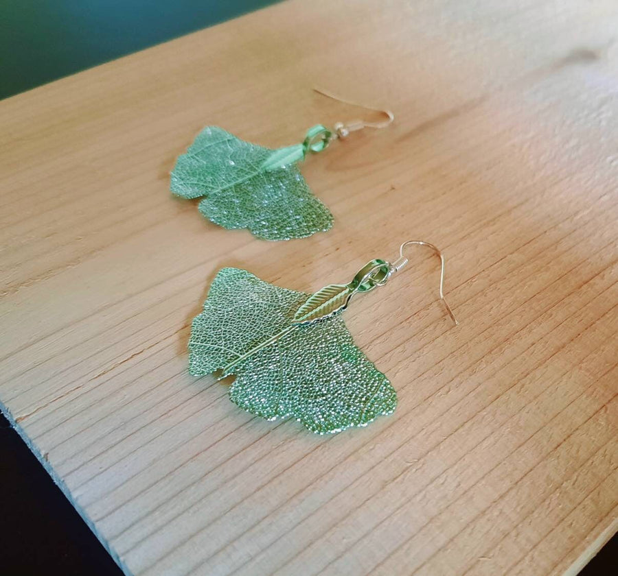 Ginkgo earrings in black, real gingko leaves on hanging earrings, filigree, genuine, black leaf flatinated, handmade, Germany