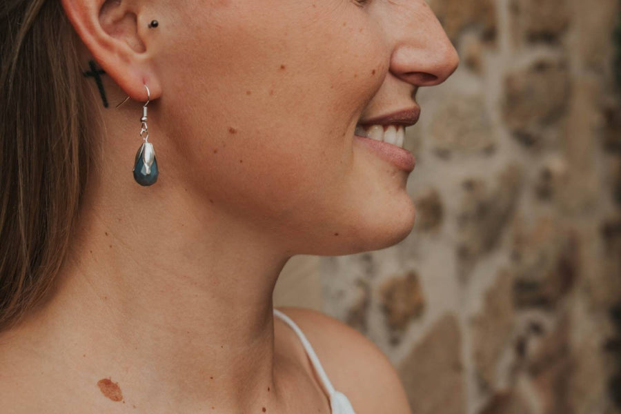 Yellow agate as hanging earrings with silver setting. Real silver, nickel-free, real semi-precious stone, agate in yellow, handmade earrings