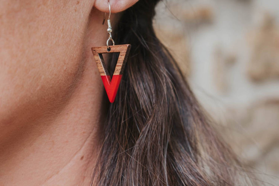 Red-brown wooden earrings, shape of triangles with hole, walnut wood and synthetic resin, new, handmade earrings from Germany, 4 cm, red