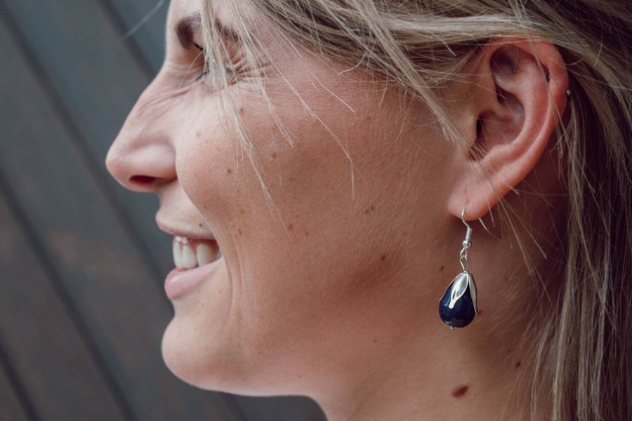 Dark blue hanging earrings with agate in real silver, 925 sterling silver, nickel-free, real semi-precious stone, real agate in blue, handmade