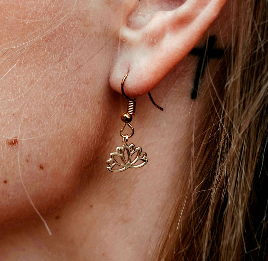 Gold-plated hanging earrings with lotus flower, golden pendant in yellow gold with ear hook, handmade from Germany, yoga symbol, flower new