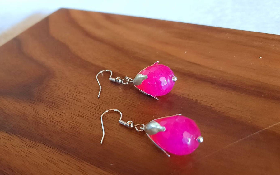 Pinkner Agate as hanging earrings with silver setting. Real silver, nickel-free, real agate in pink, handmade in Germany, gemstone